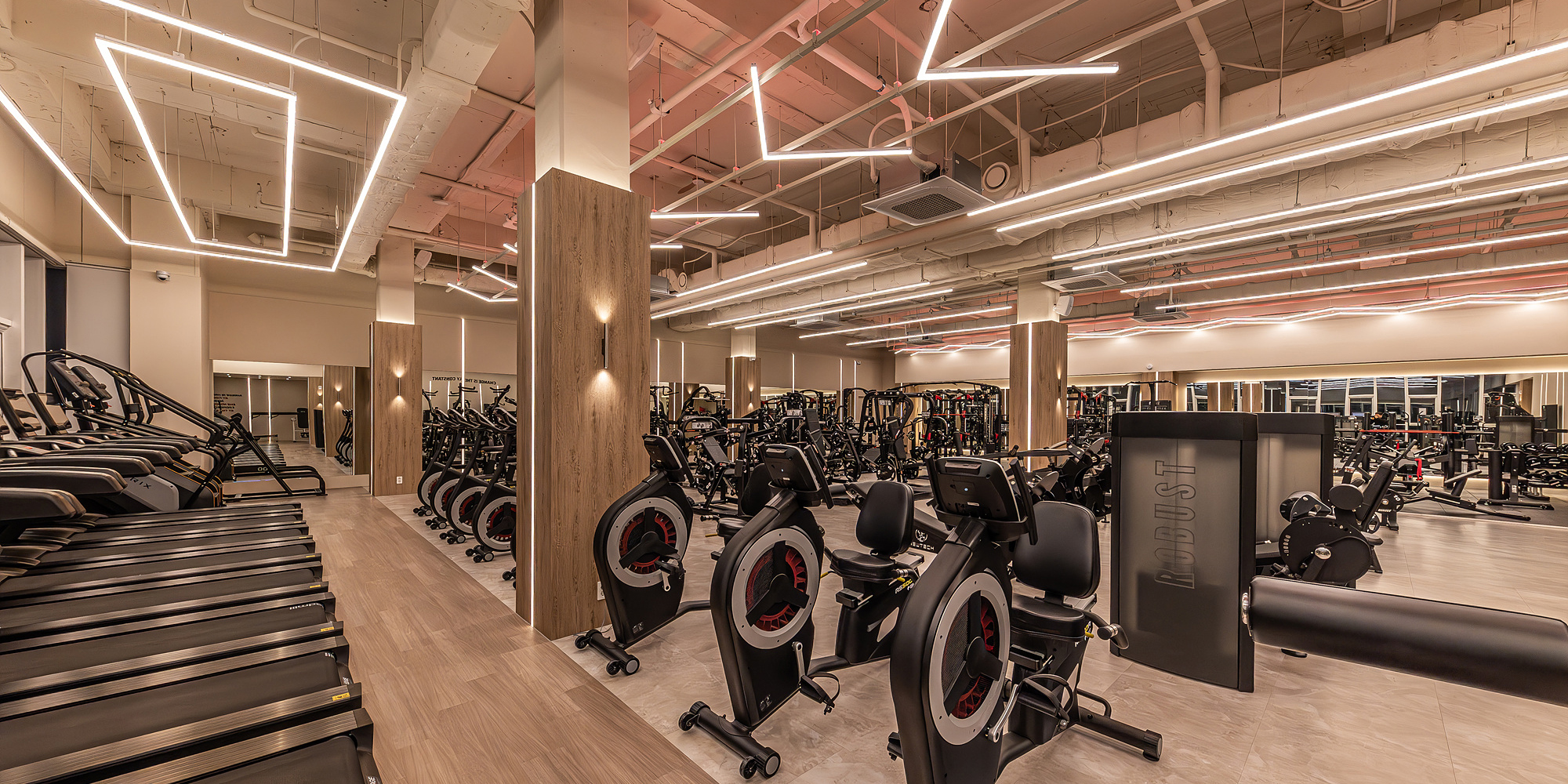 [헬스장] 부드러운 감성이 돋보이는 헬스장 인테리어